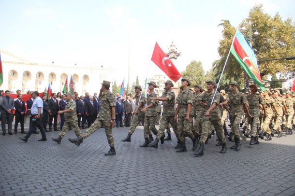 Gəncədə Bakının azad edilməsinin 103-cü ildönümü qeyd olundu - FOTOLAR